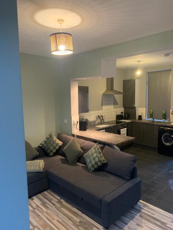 2 Bedroom Cheerful House Close To City Center Belfast Exterior photo